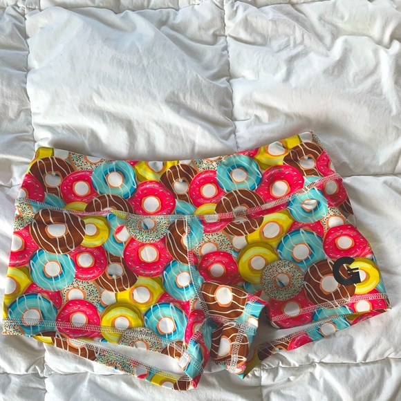 Workout booty shorts - Picture 2 of 2